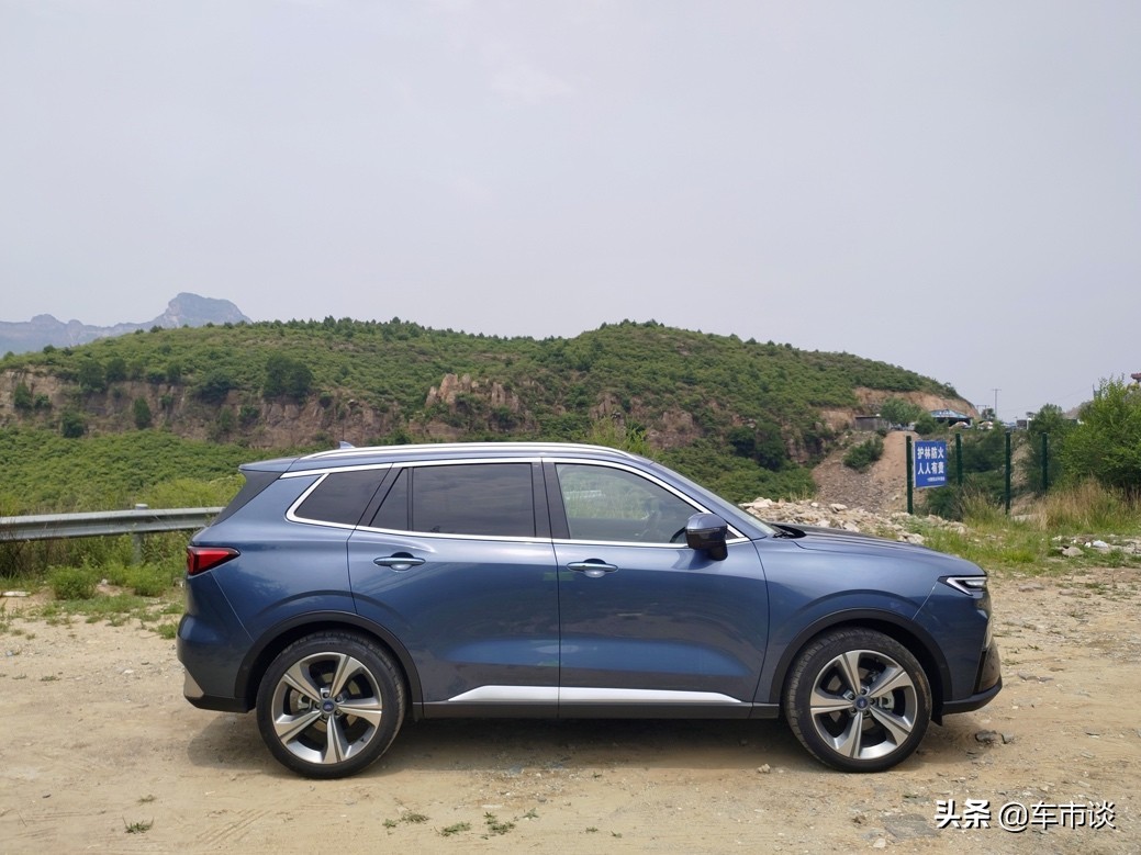 试驾江铃福特领睿:1.5T动力平顺省油,无惧40%极限坡度