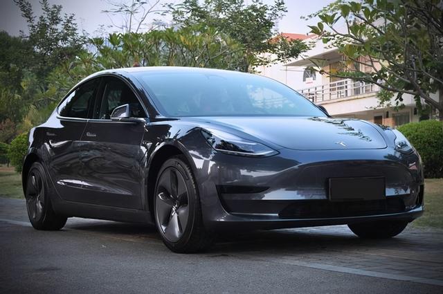 “老古董”PK新势力,ID.4 X与Model 3谁更强?
