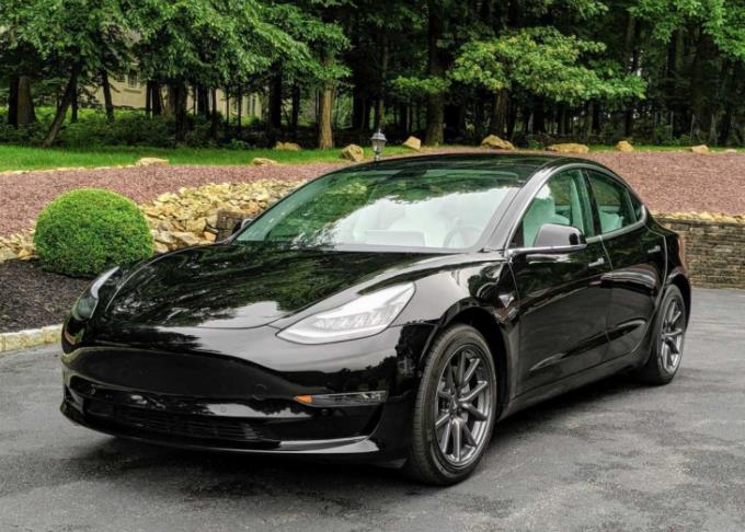 3.4秒破百，售价不超30万：比亚迪“海豹”专为Model 3而来
