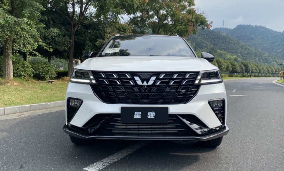 实力拉低“第一台车”门槛，五菱星驰能再造爆款神话吗？