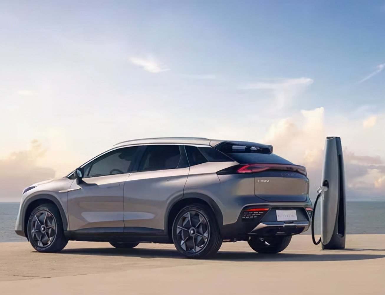 续航超1000km,还是SUV车型,月充时代要来了?
