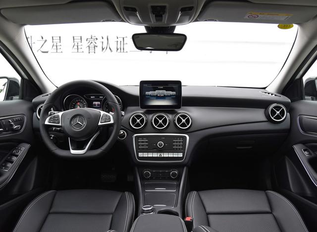 哦买噶！这还是我认识的奔驰吗？国六2.0T+4Matic，新车降价8.5万