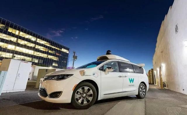 拿掉安全员，Waymo 打响「真·无人驾驶」落地第一枪