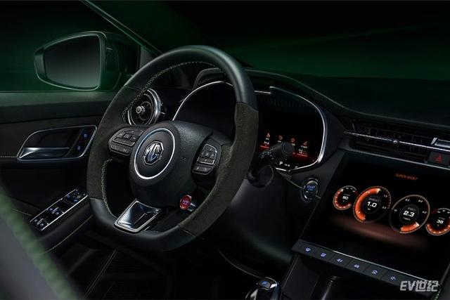 宽体造型、碳纤尾翼外加半热熔轮胎 MG6 XPOWER设计解析