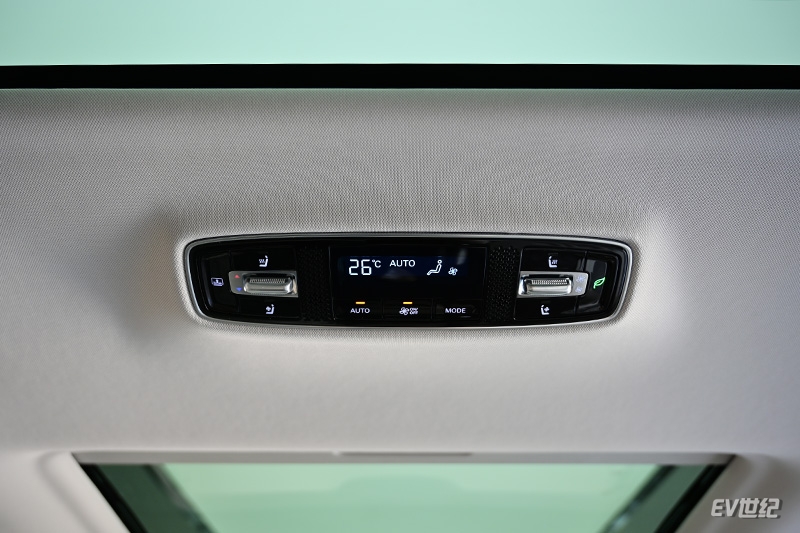 一款更务实的国产纯电MPV，静态体验上汽荣威iMAX8 EV