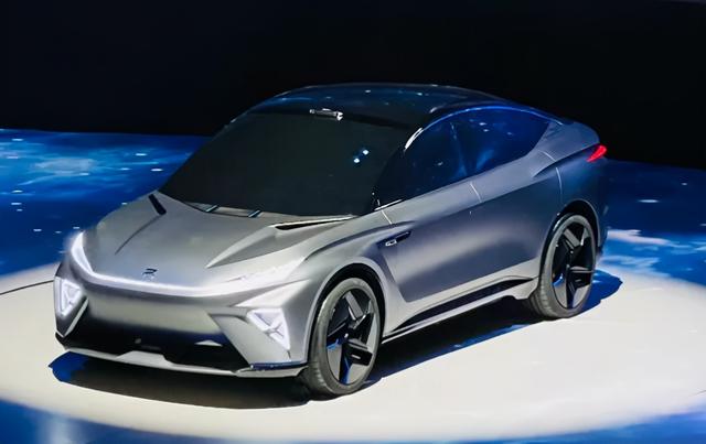 成都车展：纯电中大型SUV R汽车ES33量产版将亮相