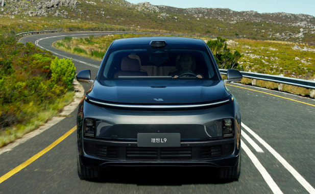 11月新能源品牌销量盘点:哪吒领跑新势力,问界交付量下滑!