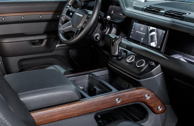 硬派越野车来了！全新路虎卫士4月底上市，新增涉水模式