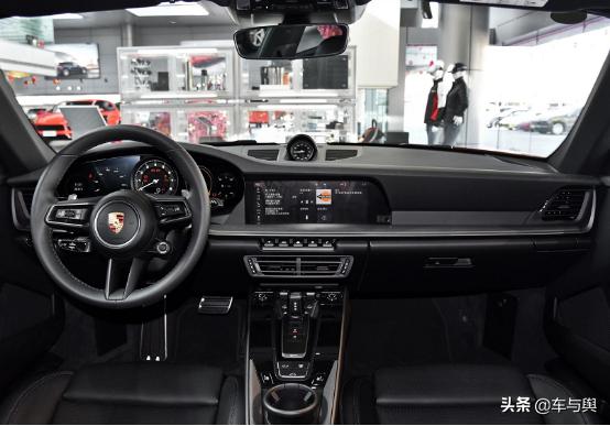 情怀、豪华、运动通通具备，号称经典车型保时捷911的表现如何