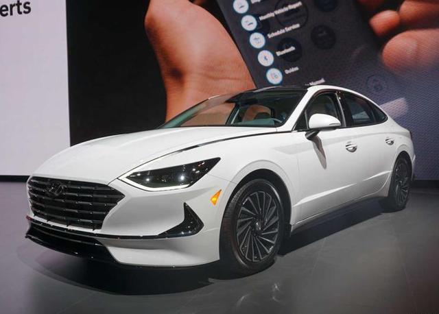 车动态：吉利沃尔沃合并上市；索纳塔太阳能车顶；新斯巴鲁力狮