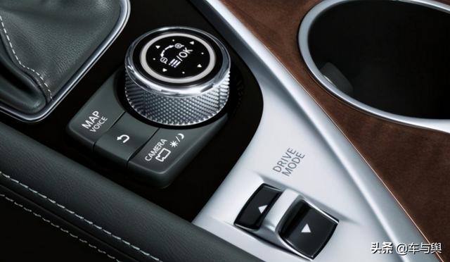 新款英菲尼迪Q50L上市,搭载2.0T动力,26.48万起售