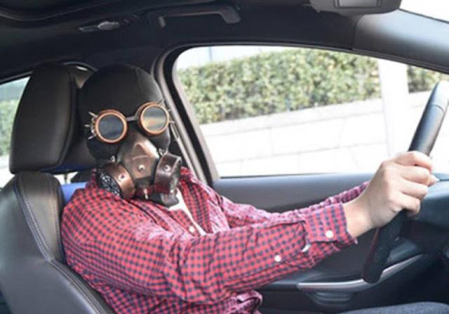 疫情期间怎样用车更安全？消毒剂喷内饰是误区，这样做才对