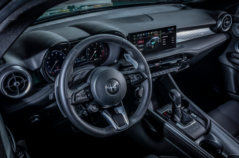 新车售价29万元起!阿尔法·罗密欧放下身段,BBA慌不慌?