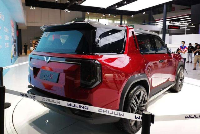 五菱越野SUV亮相，硬派堪比奔驰G，削掉车尾就是皮卡