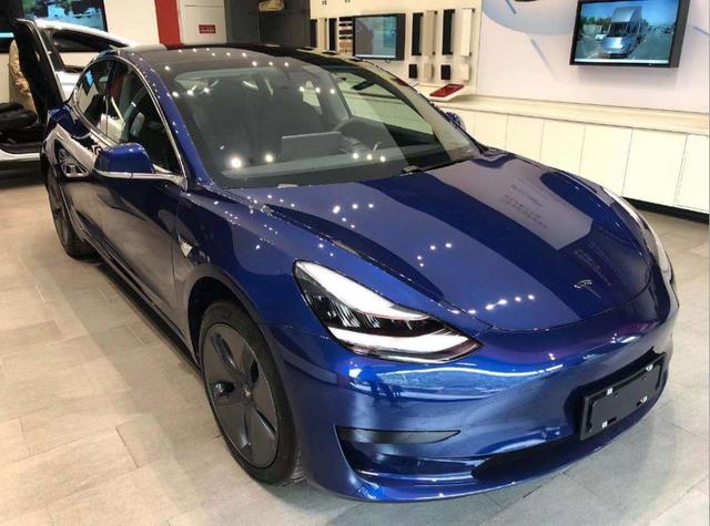 国产特斯拉Model 3到店首日 为何“无人问津”？