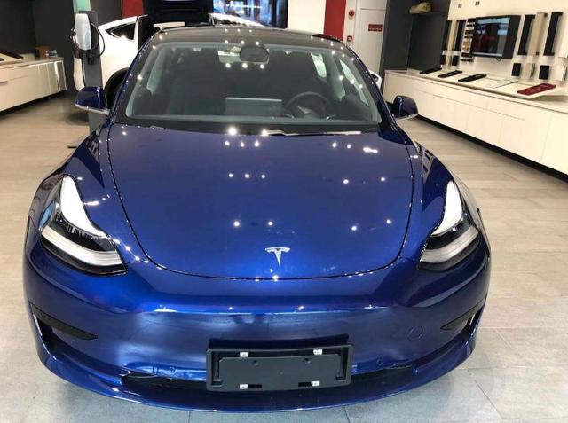 国产特斯拉Model 3到店首日 为何“无人问津”？