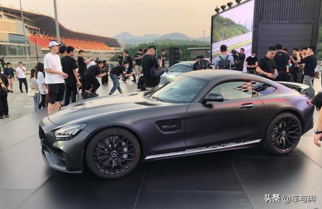 梅赛德斯AMG GT两款新车上市,碳纤维成内饰标配