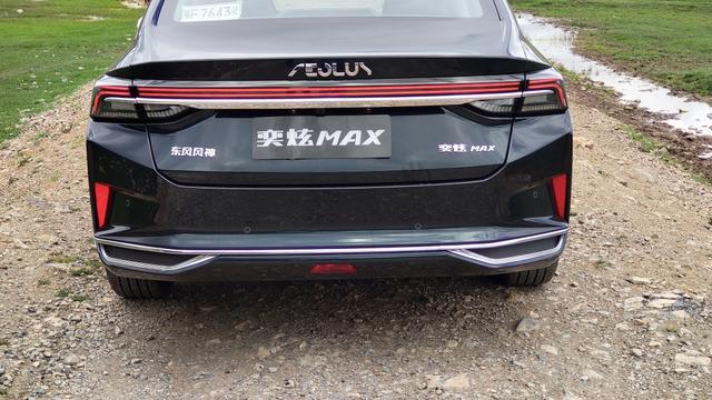 试驾奕炫MAX：赛道反哺民用，10万级家轿也可以这么迷人