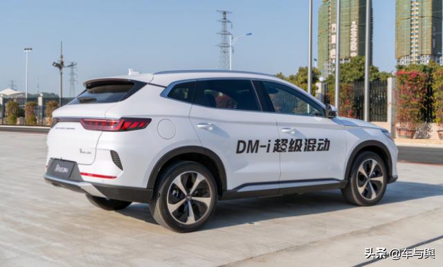 挑战燃油车，宋PLUS DM-i能上绿牌，亏电油耗4.4L
