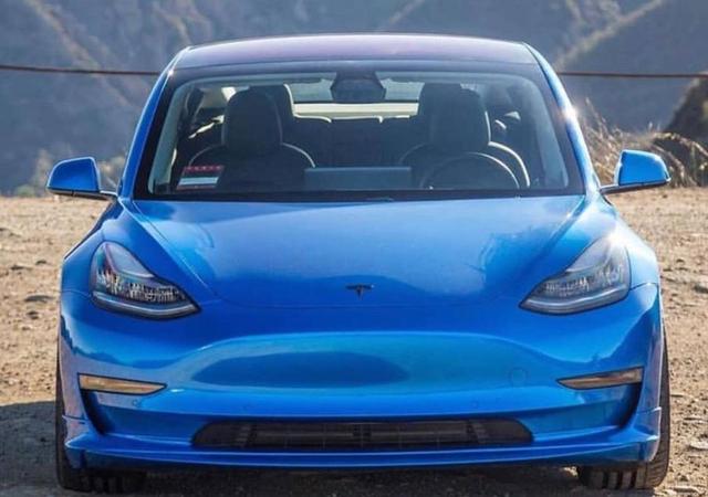 都是30万，宝马新3系 VS 特斯拉Model 3，谁更靠谱？