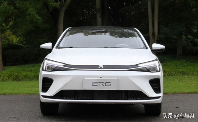 高端纯电动车怎么选？大众ID.6 CROZZ对比上汽ER6