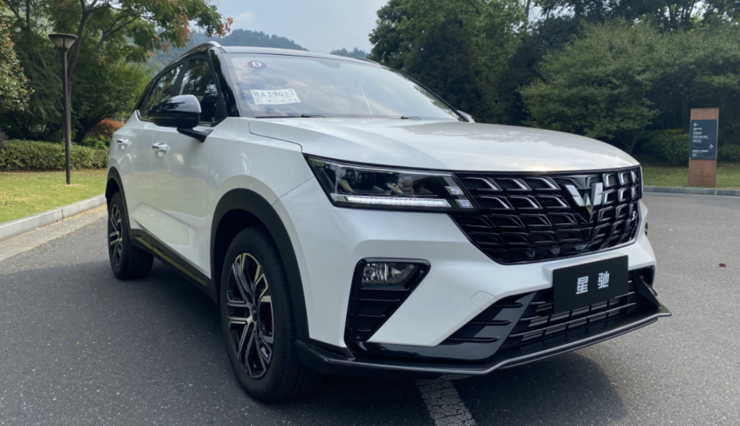 实力拉低“第一台车”门槛，五菱星驰能再造爆款神话吗？
