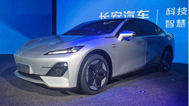 长安全新纯电轿车 实车曝光!
