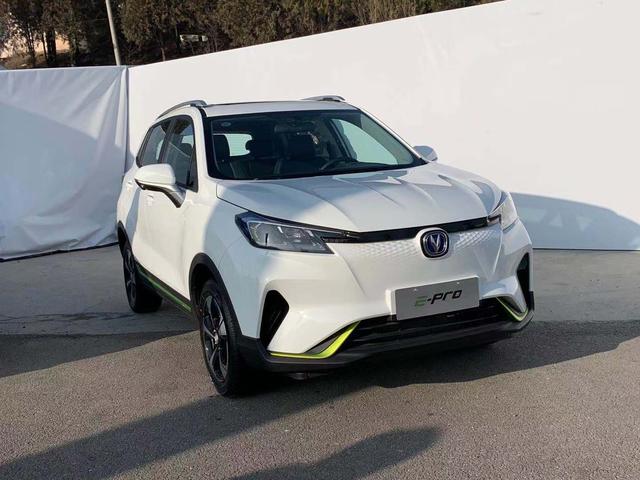 长安推纯电SUV，充30分钟能跑320km，10.69万起，马力超2.0L