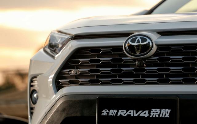 17.48万起全新RAV4上市，当日系SUV谈越级，会给到对手多大压力？