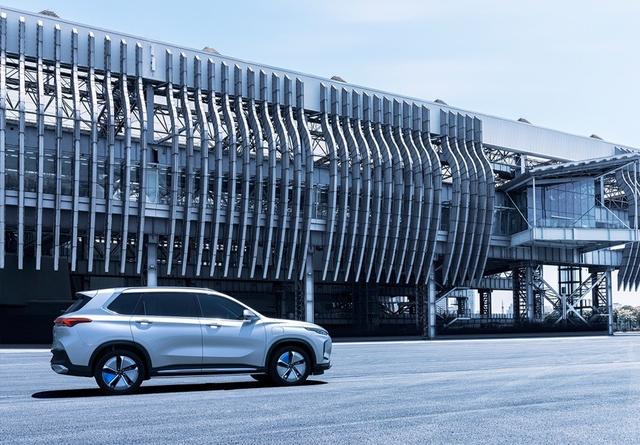 家有“熊孩子”该如何选择新能源SUV?记住这3点保证你买了不后悔