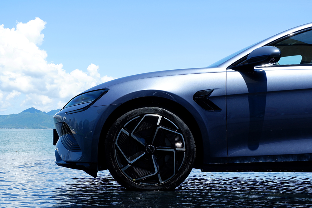 3.8秒破百，预售21.28万起的比亚迪海豹给Model 3留路了吗？