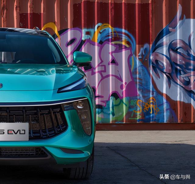 全新“劲狮标”，东风风行T5 EVO潮酷上市，油耗仅6.6L