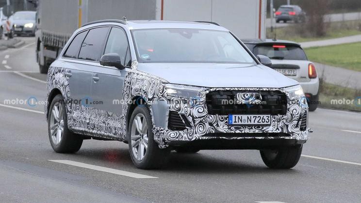 X5、GLE纷纷推新后，奥迪坐不住了，全新Q7谍照流出