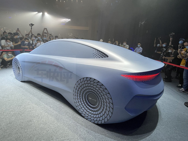 3.4秒破百，售价不超30万：比亚迪“海豹”专为Model 3而来