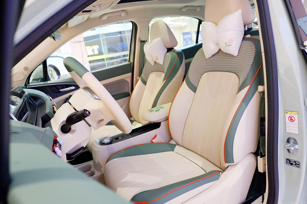 探店欧拉好猫莫兰迪版：宠粉季优惠1.8万？颜控已弃海豚