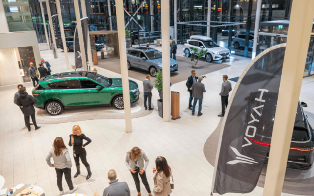 11月新能源品牌销量盘点:哪吒领跑新势力,问界交付量下滑!