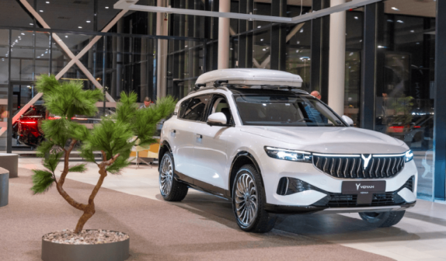 11月新能源品牌销量盘点:哪吒领跑新势力,问界交付量下滑!