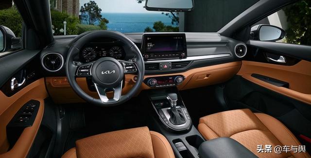 新款起亚K3官图发布,内饰更加商务,20日正式首发