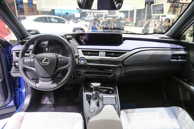 含2.0L混动，26万的雷克萨斯SUV，会让其它车型BBA紧张吗