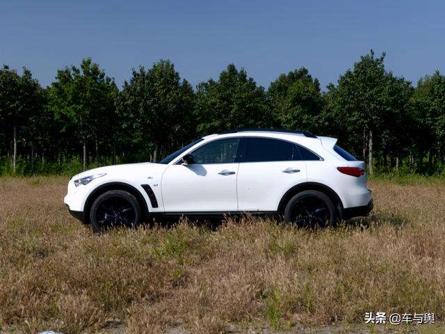 别装了,承认自己审美独特而高级很难吗?