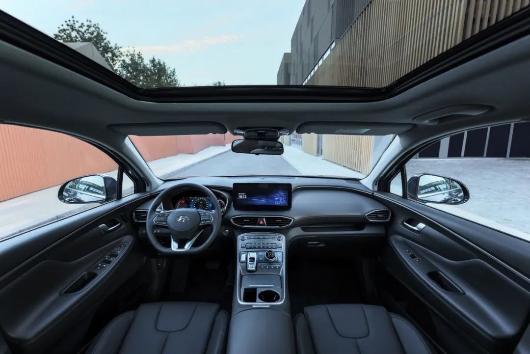 现代胜达旅行家:把6座SUV打到20万出头,总该好卖了吧?