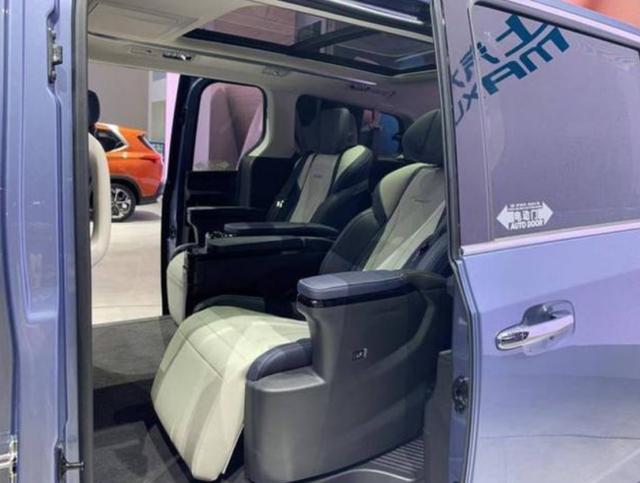 上汽MAXUS G20对比别克GL8,谁是真正头等舱的享受?