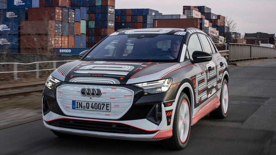 第一个驱动器： 2021 奥迪 Q4 E-tron 原型