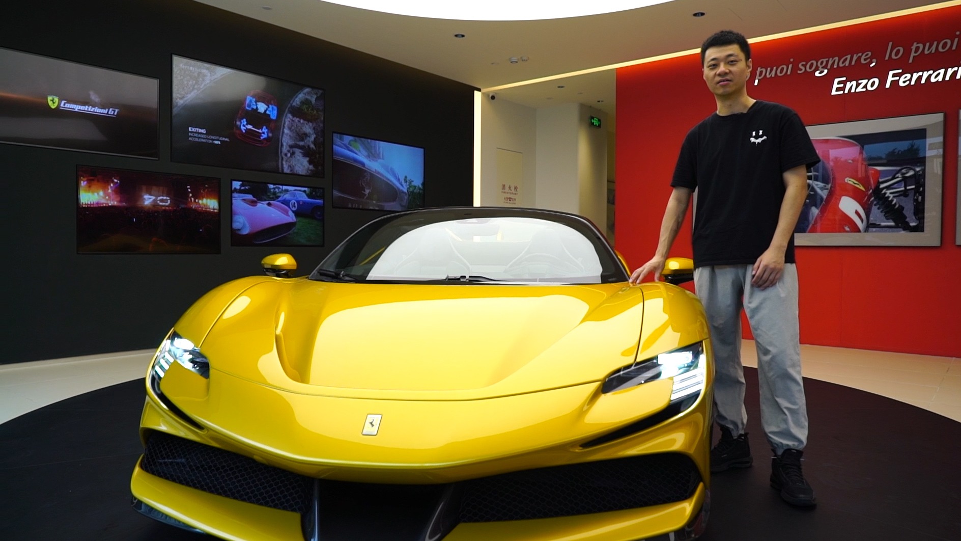 实拍法拉利SF90 Spider：最快车型的它还有两个“缺点”？