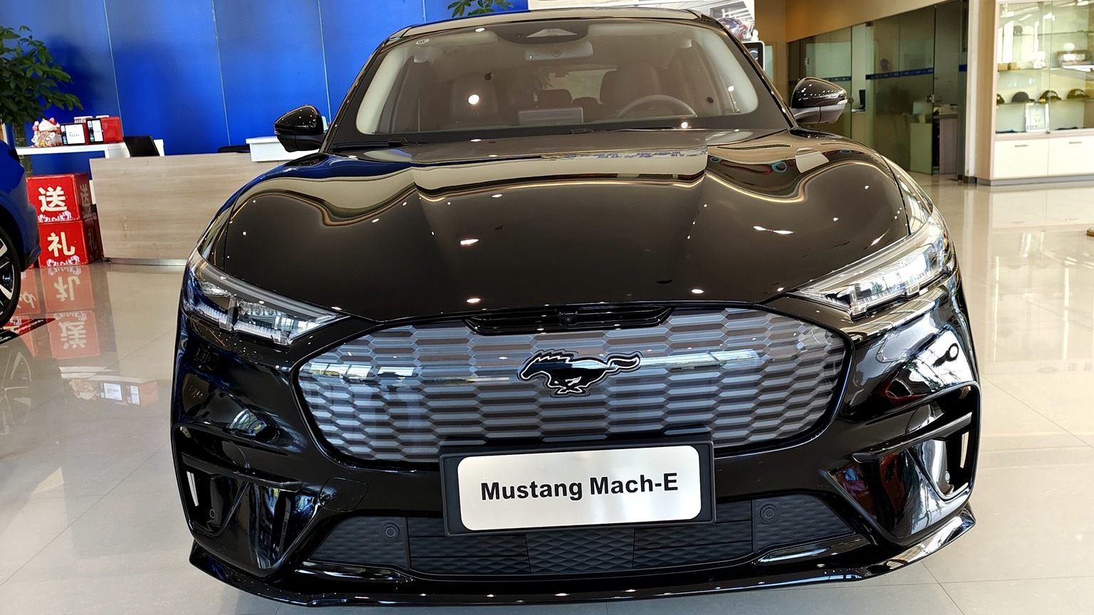 “电马”也是马 实拍福特Mustang Mach-E 买它还是Model Y？