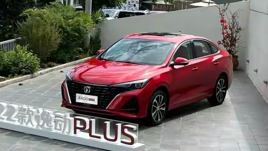 秦PLUS DM-i对比逸动PLUS,十万级家轿该选谁?