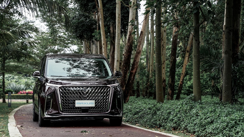 上汽大通MAXUS G90对比起亚嘉华，谁才是MPV界的“公路坦克”？