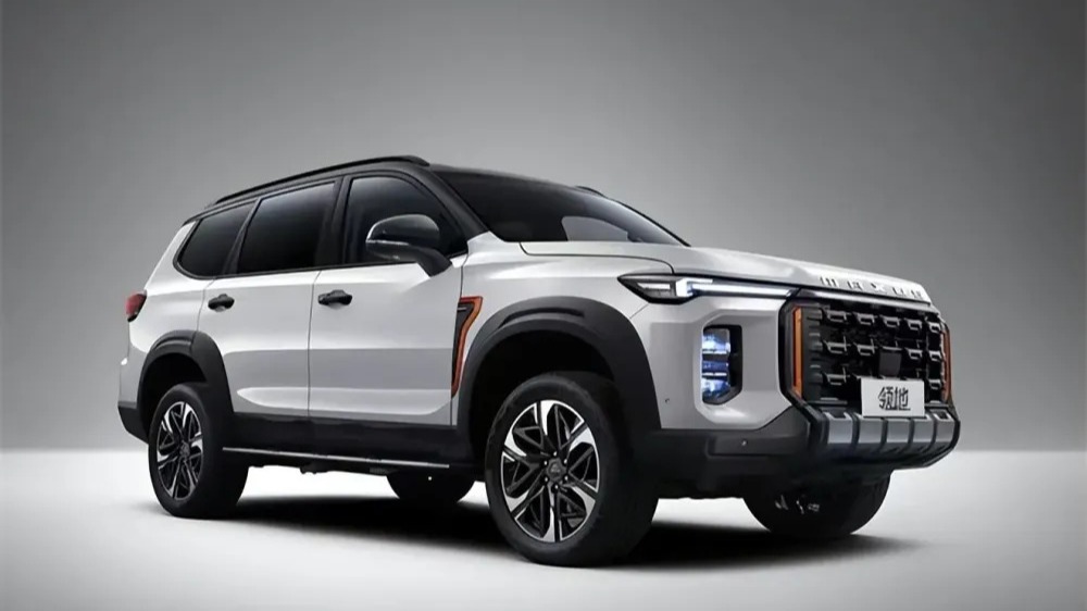 越野四驱中大型SUV大比拼,上汽大通MAXUS 领地 VS 广汽传祺GS8,谁更胜一筹?