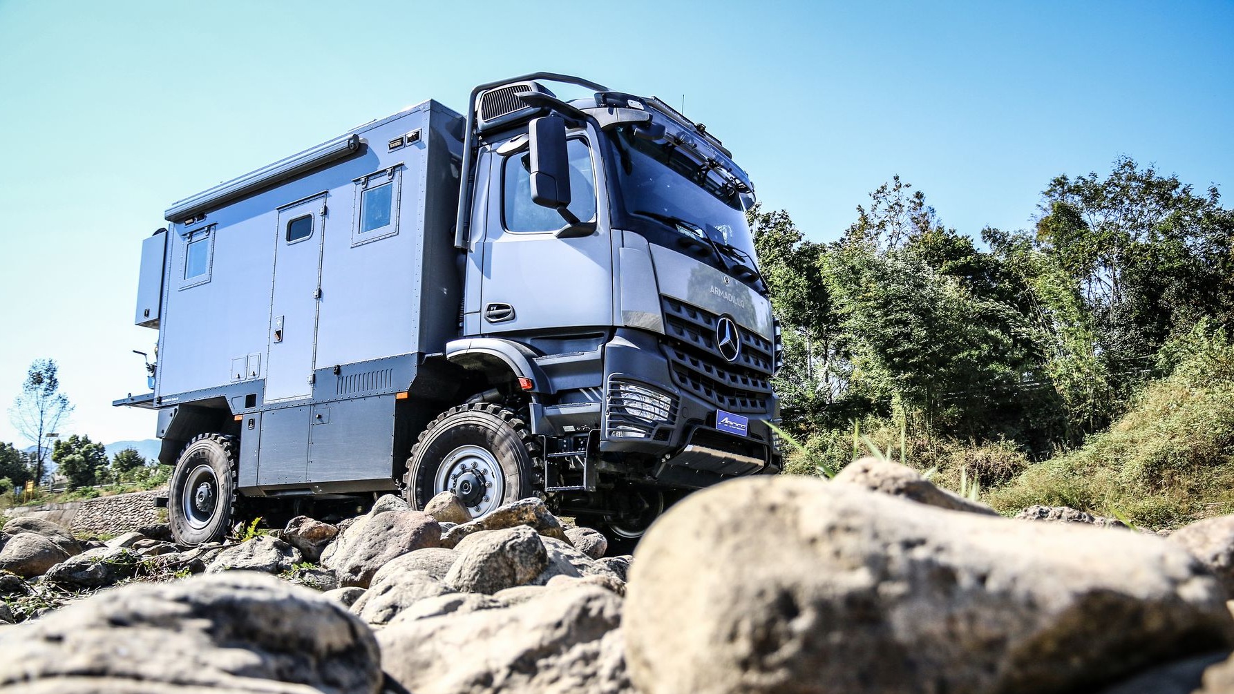 房车的天花板到底有多高?——探索家·珠峰VS阿莫迪罗·挑战者B