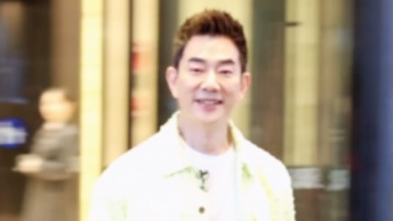 任贤齐《声生不息宝岛季》上班路透来了,乘坐明星同款保姆车——上汽大通G90